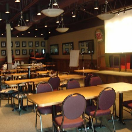 Howard Johnson Hamilton Ngoại thất bức ảnh